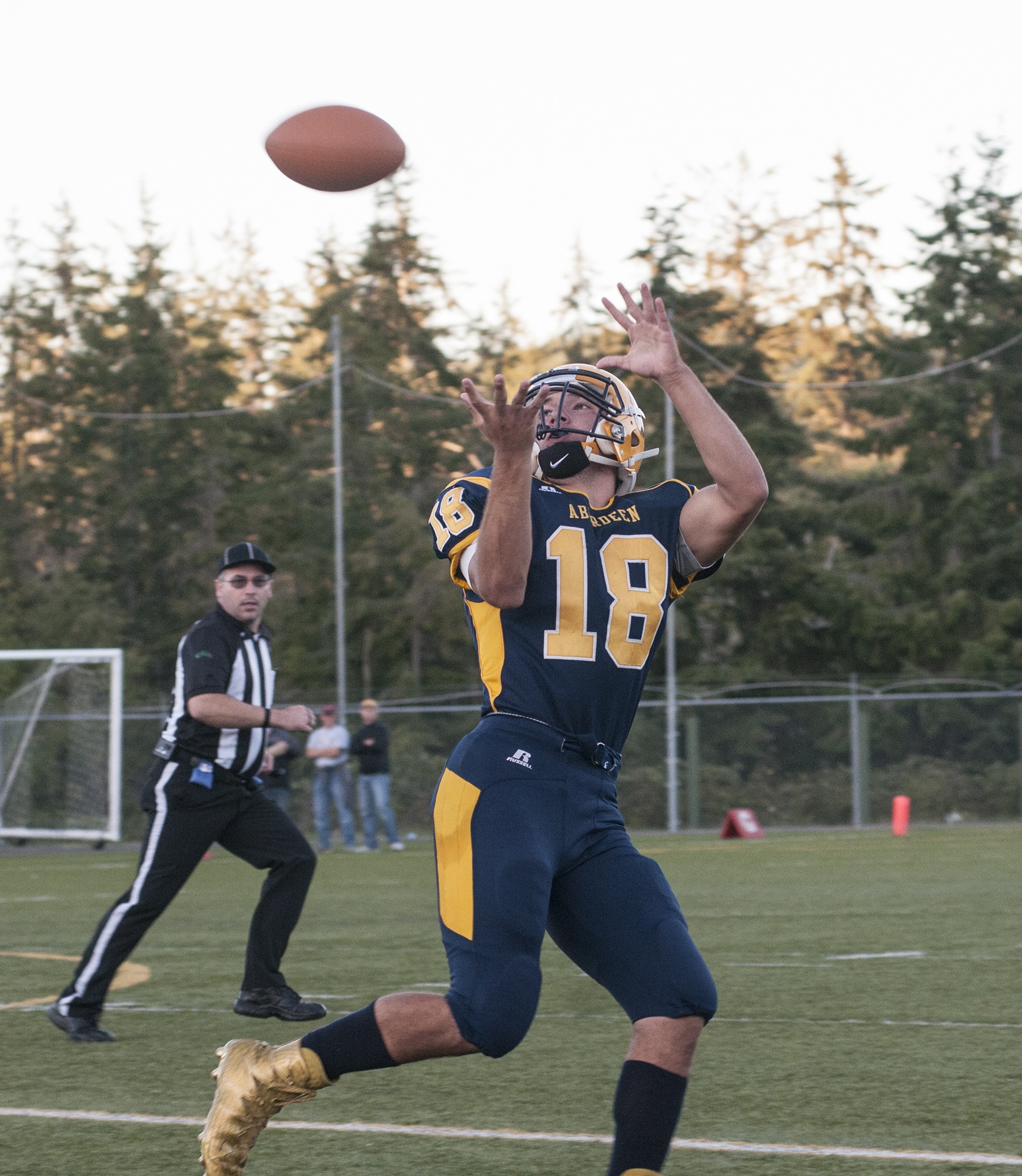 Hoquiam runs down Aberdeen, 35-7, for third straight rivalry win