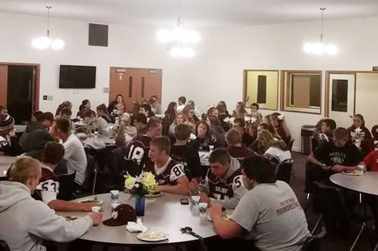 Fifth Quarter in Montesano offers young fans a meal and a prayer