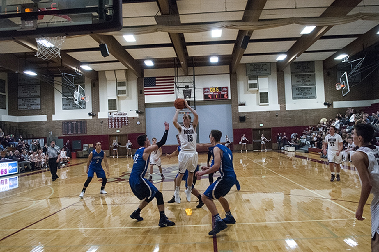 Eatonville boys overpower Montesano