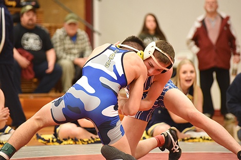 Three Harbor wrestlers win titles at Grizzly Invite