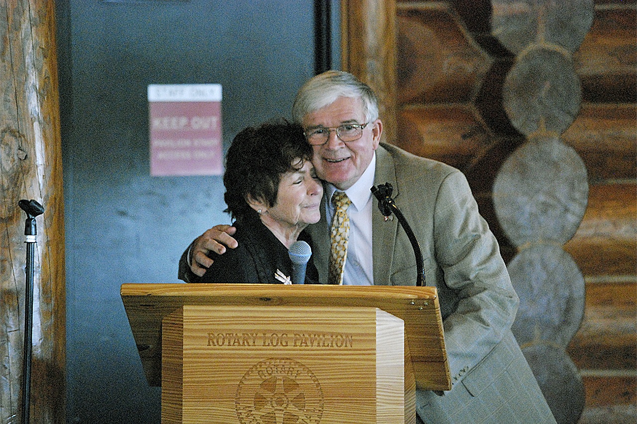 Former 24th District state representative Lynn Kessler introduces State Senator Dean Takko at Greater Grays Harbor’s legislative sendoff Thursday at the Rotary Log Pavillion.