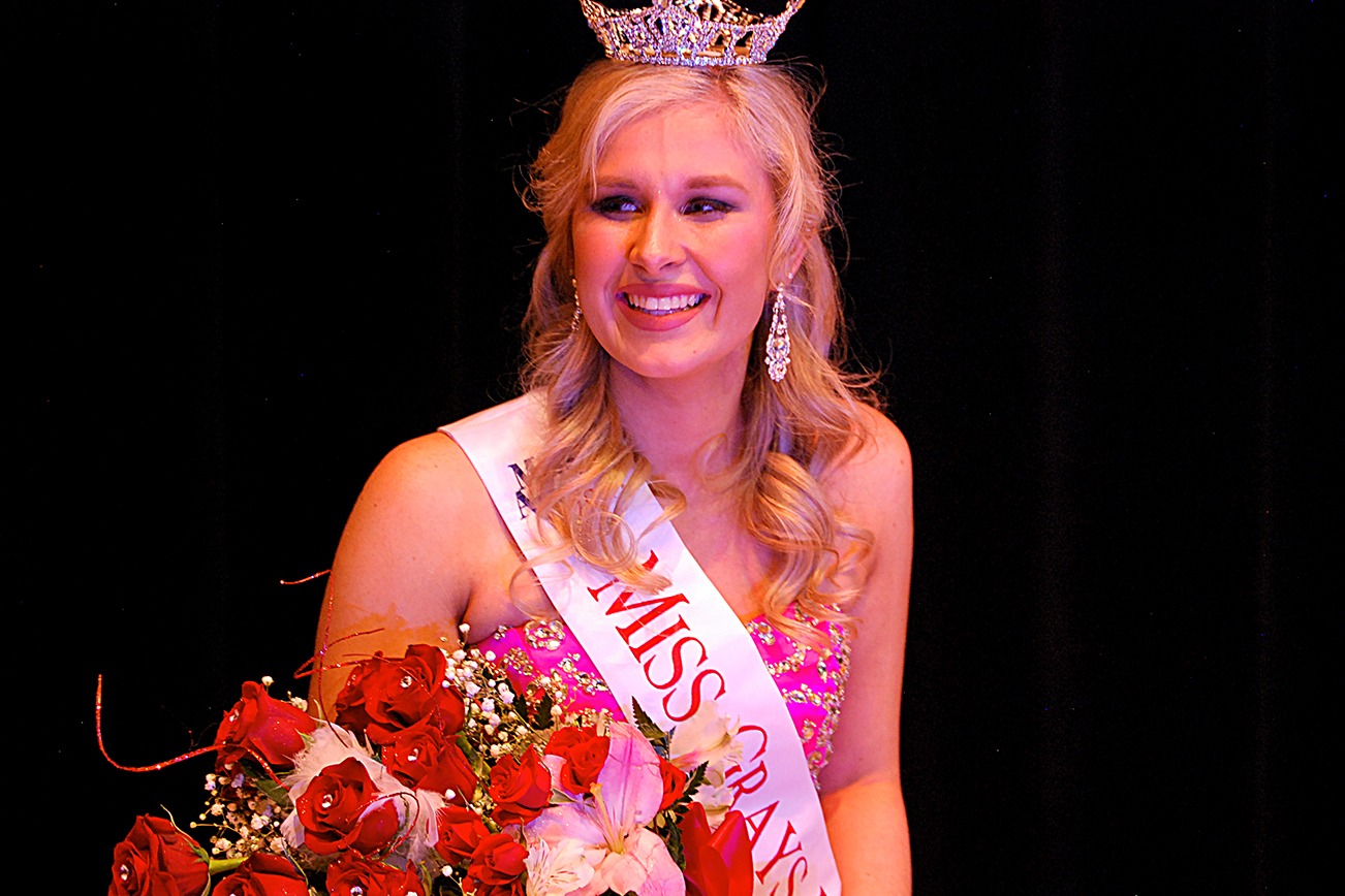 Ariana Barre’ was crowned Miss Grays Harbor 2017 Saturday evening. She is a student of biochemistry and psychology at Seattle University, performed a vocal rendition of “What I Did for Love” from the musical A Chorus Line and, during the formal wear competition, confessed she self-identified as a Harry Potter superfan.
