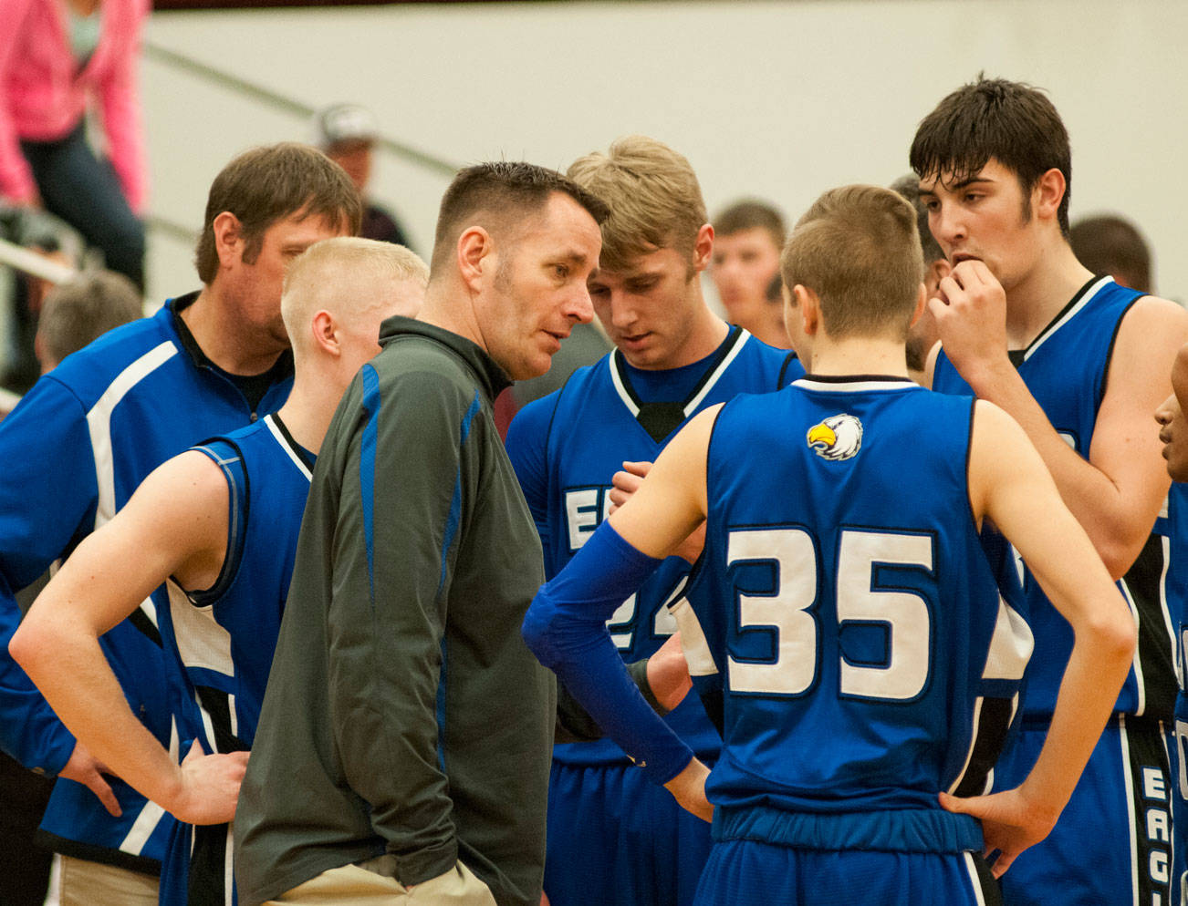 (Brendan Carl | Grays Harbor Newspaper Group) Elma head coach Marvin Prince is seen talking to his players during an Evergreen 1A League contest in 2016. Prince, who had been with the program for more than 20 years and the last 14 years as head coach, stepped down recently.