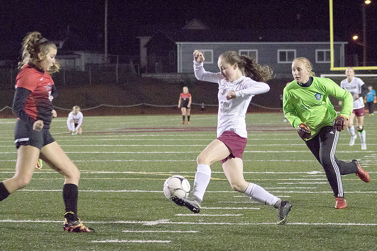 Bulldogs clinch state soccer berth with rout of Tenino