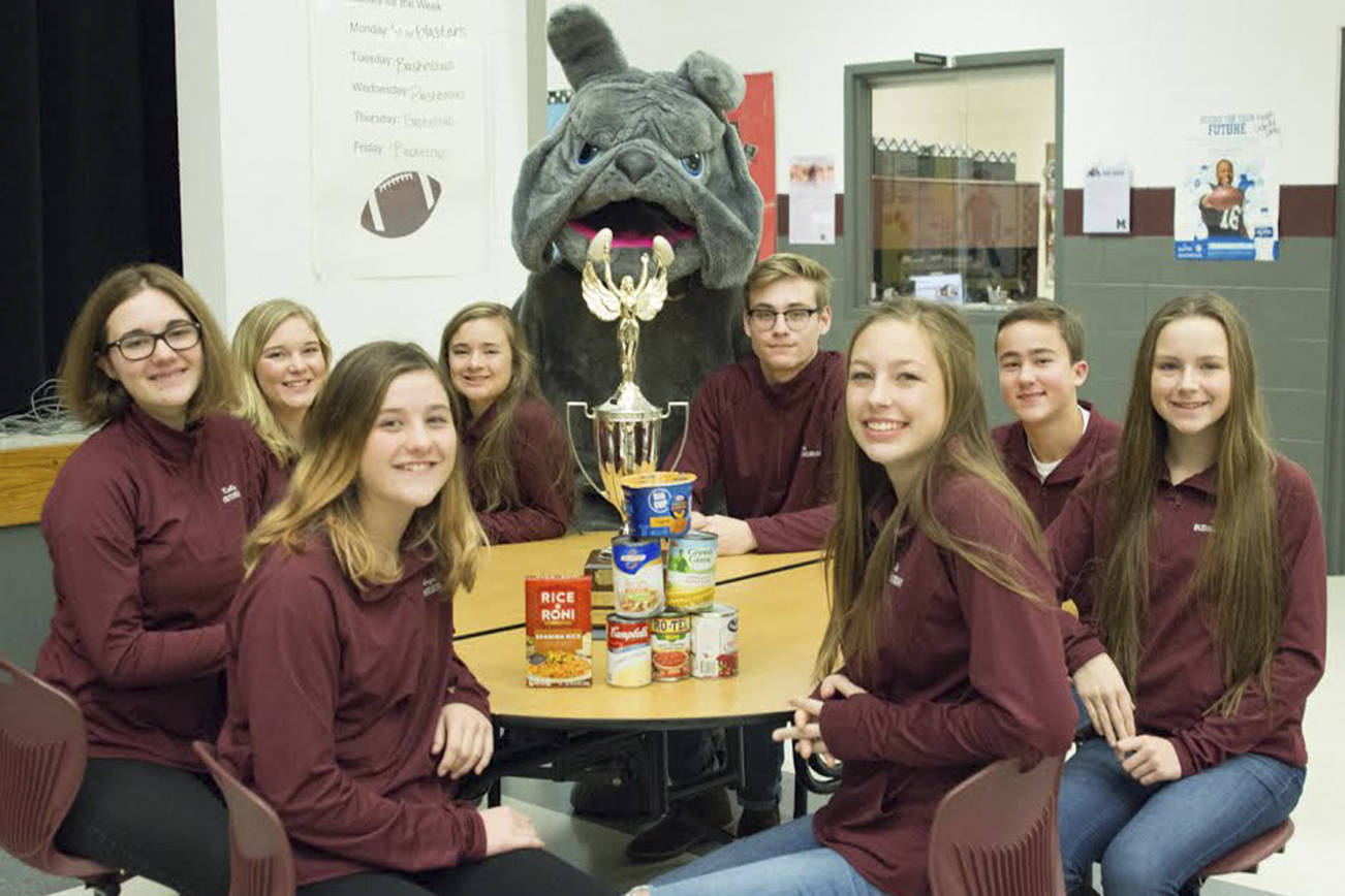 (Photo provided by Anne Ekerson) Monte’s ASB leadership are responsible for helping to organize the annual Food Bowl event. Clockwise from front left are Kathryn Thomas, Kelly Hewitt, Morgan Kersker, Madelynn Prall, Cole Streeter, Ben Royer, Cassadie Golding, and Mattilyn Ekerson.