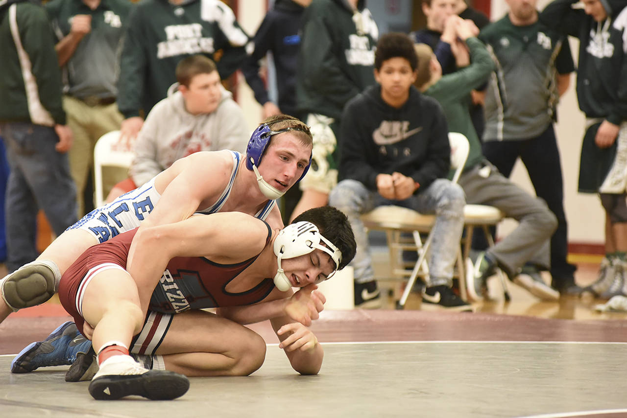 Sample wins pin over Hoquiam’s Garcia