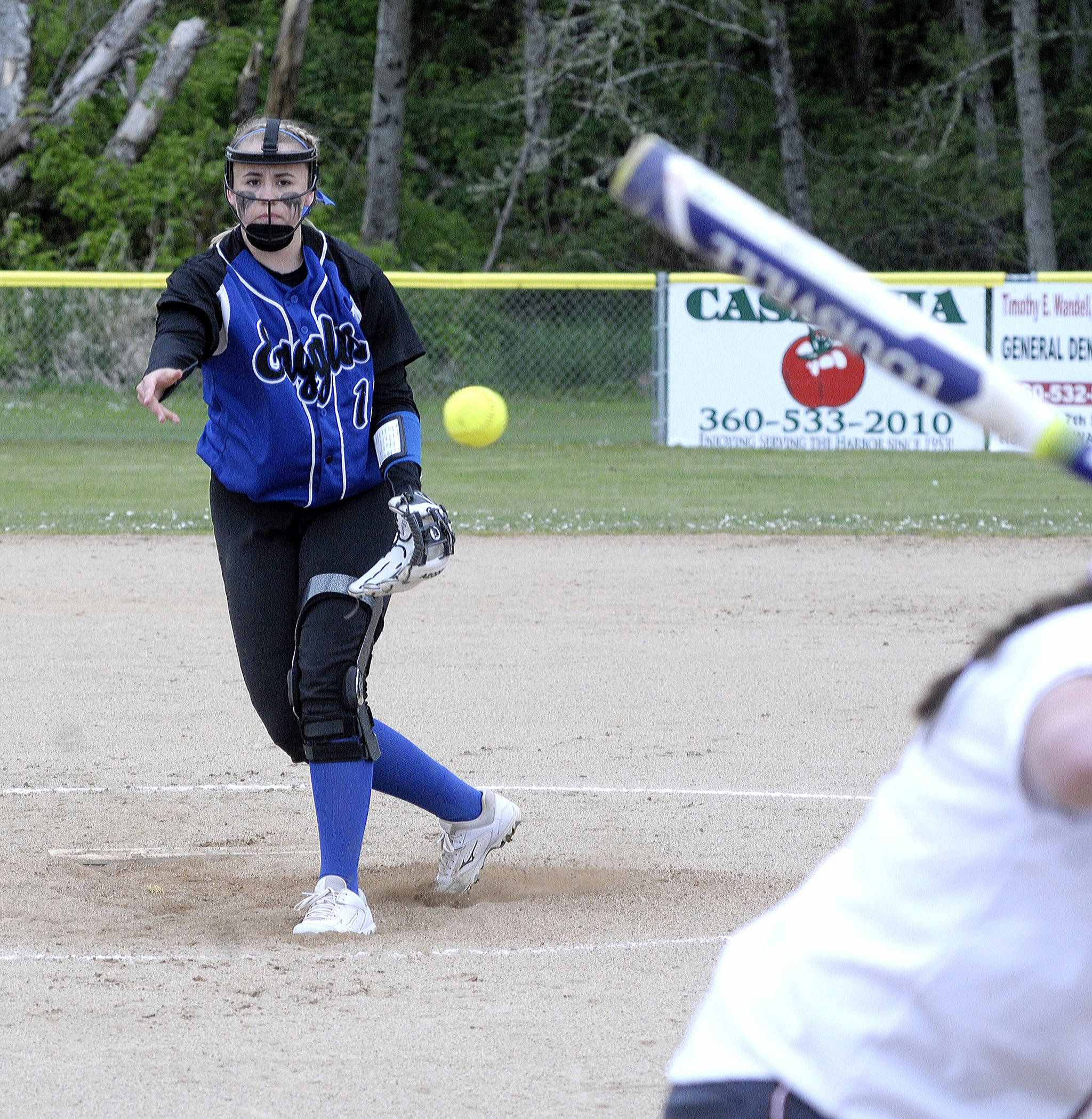 Long ball powers Elma softball over Hoquiam