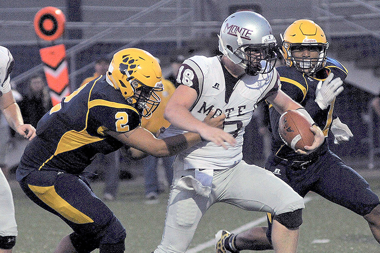 Montesano Bulldogs roll over Aberdeen Bobcats in season opener