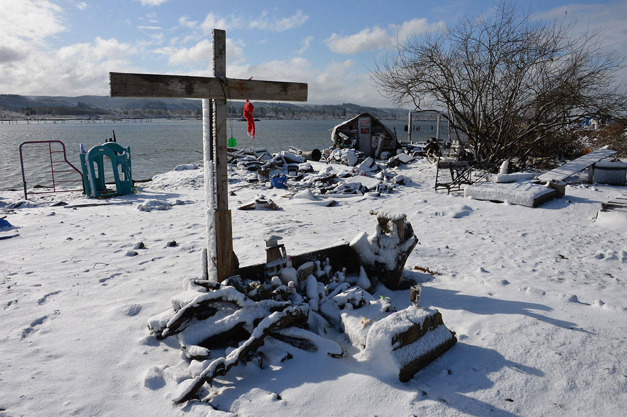 (Louis Krauss | Grays Harbor News Group) A memorial to a Shawn Schreck, who died along the Chehalis River in Aberdeen during the summer of 2017.