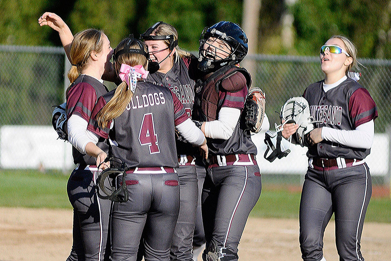 Montesano hands Elma first loss of season