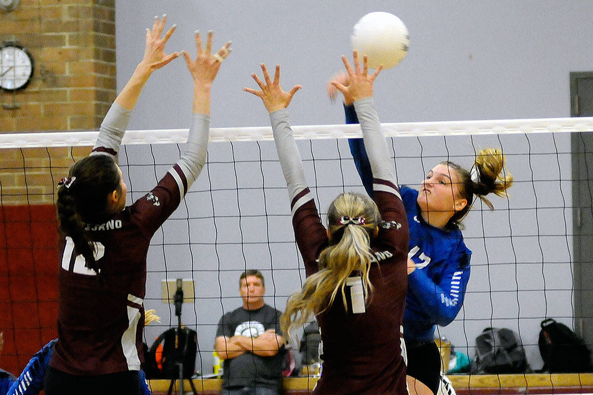 Prep Roundup: Elma volleyball beats Monte to clinch league title