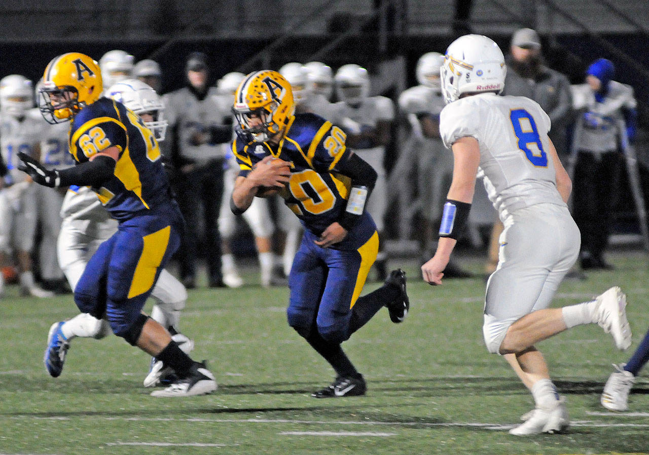 Ryan Sparks | Grays Harbor News Group Aberdeen running back Ethan Morrill, seen here against Rochester in a file photo, was named to the 2A Evergreen League’s First Team for the 2019 season.