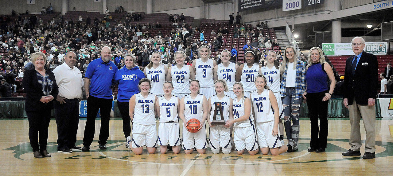 The Elma girls basketball team poses with its sixth-place trophy at the WIAA 1A State Tournament in March. (File Photo)