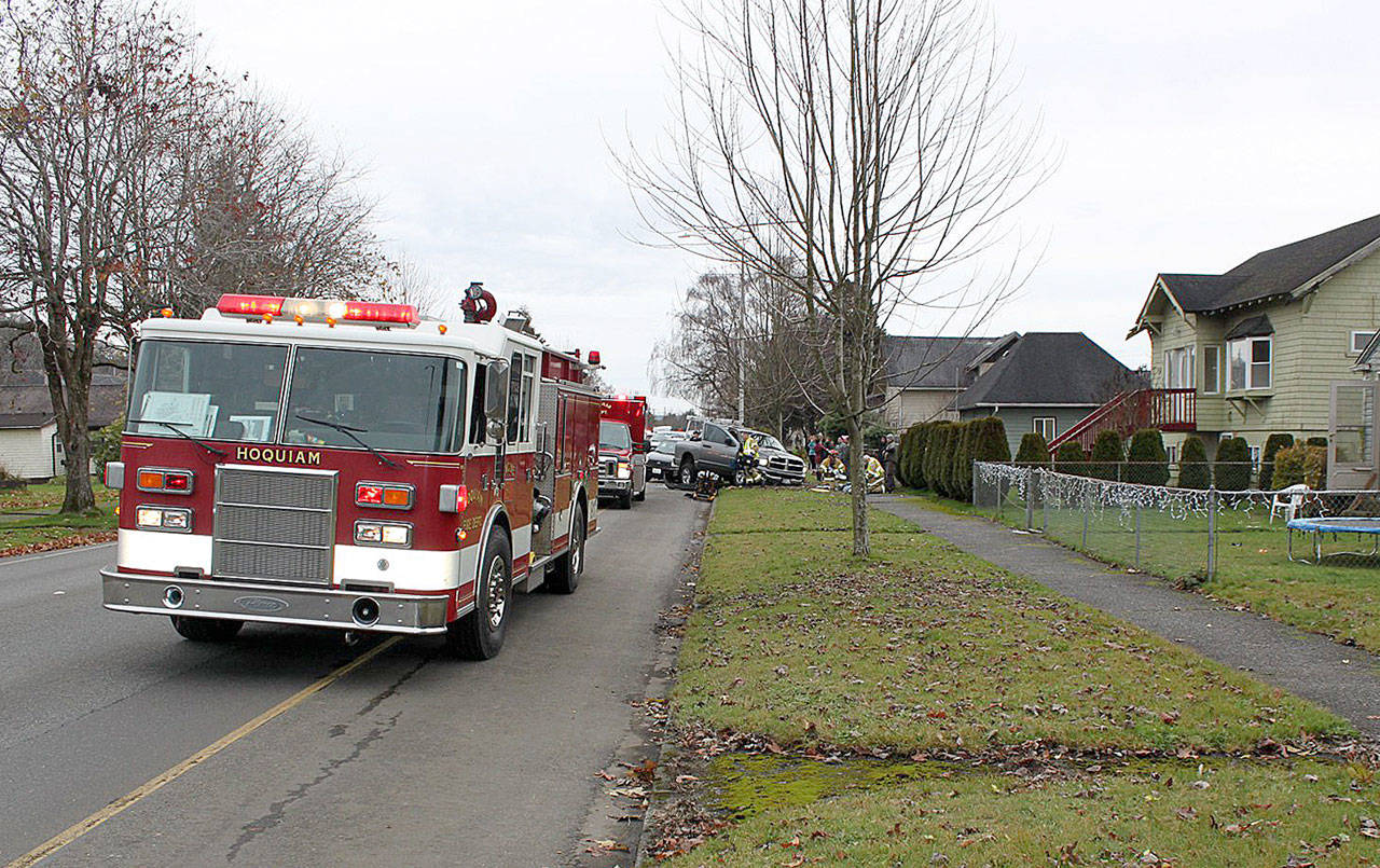 A multiple-vehicle wreck Dec. 18 on Sumner Avenue sent a Montesano man to the hospital with “non-life-threatening injuries,” according to the Hoquiam Police Department.                                (Courtesy Hoquiam Police Department)