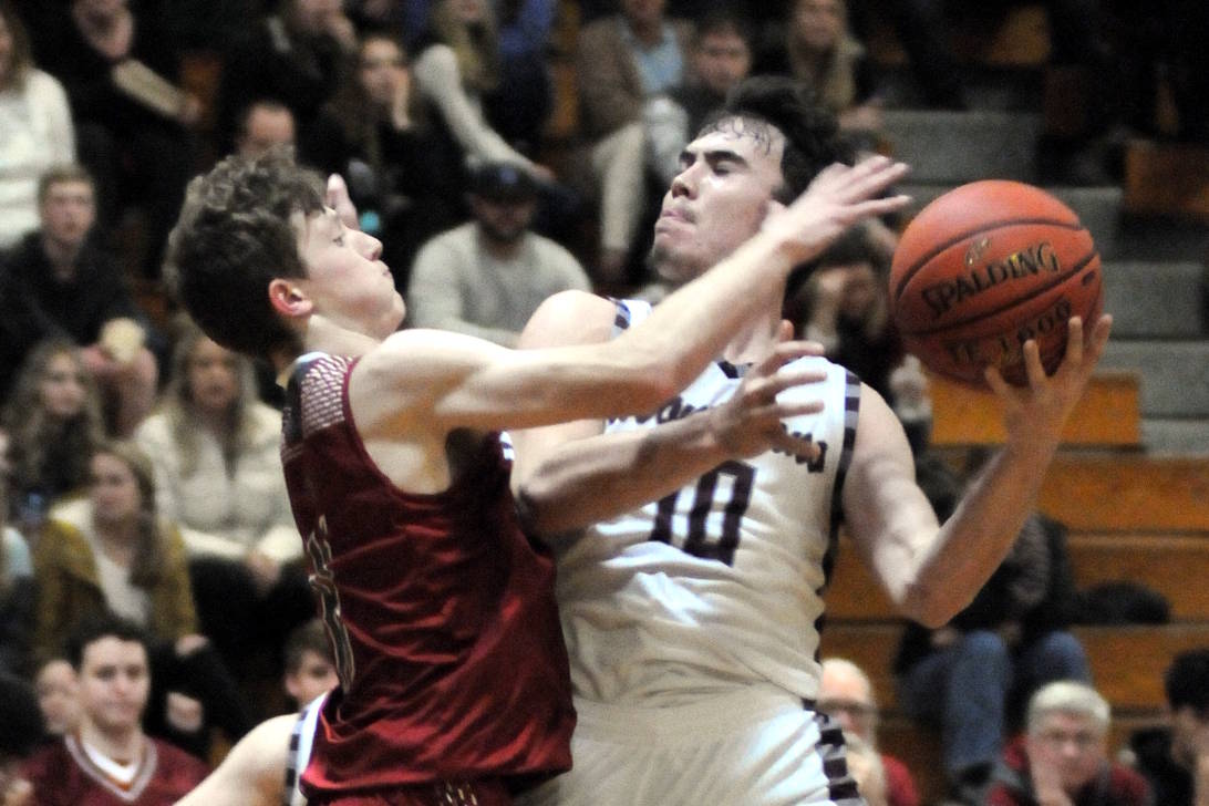 Tuesday Roundup: Montesano sweeps Hoquiam in league opener