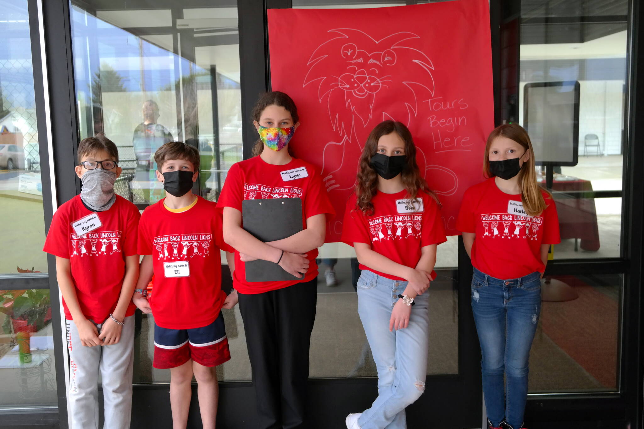 Lincoln Elementary School students provide guided tours of the new building and identified major renovations. From left to right: Kyron Calica (4th grade), Eli Jones (4th grade), Lyric Ramstein (4th grade), Aubrey Mapel (5th grade), and Harley Quimbey (5th grade). Erika Gebhardt I The Daily World