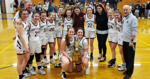 RYAN SPARKS | THE DAILY WORLD
                                The Montesano Bulldogs won their second consecutive district title with a 38-35 victory over Tenino in the 1A District 4 Championship on Saturday at Rochester High School.